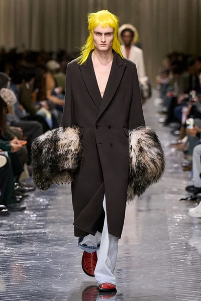 Look 23